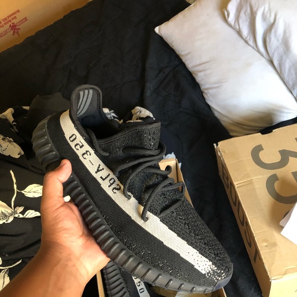 Yeezy boost 350 V2 Core - Picture 4 of 7